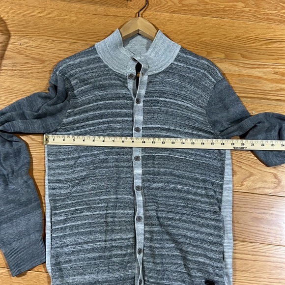 Armani Exchange button up sweater with pockets, size medium in great condition. - Picture 5 of 6